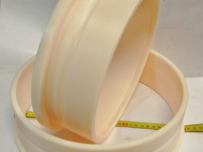 Pakume CNC freesimist metallile, alumiiniumile ja plastile
